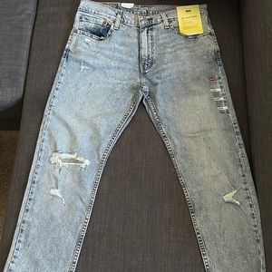 LEVI JEANS. STRETCH. BRAND NEW.